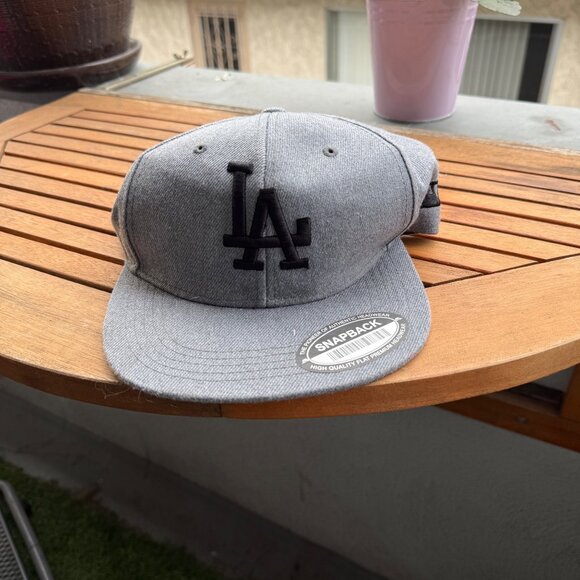 Los Angeles Dodgers Adjustable Snapback Hat Gray With Black Logo - Picture 1 of 3